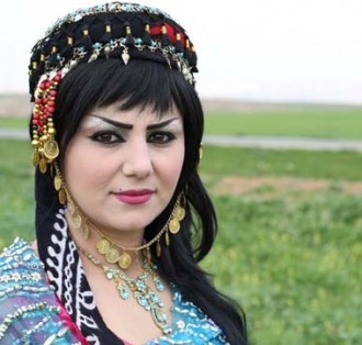 ئاوێزە بۆ سڤیل: ئەو کچانەی نەشتەرگەری جوانکاری دەکەن دەیانەوێت وەکو منیان لێبێت، ئەی من وەکو کێ خۆم جوان بکەم؟