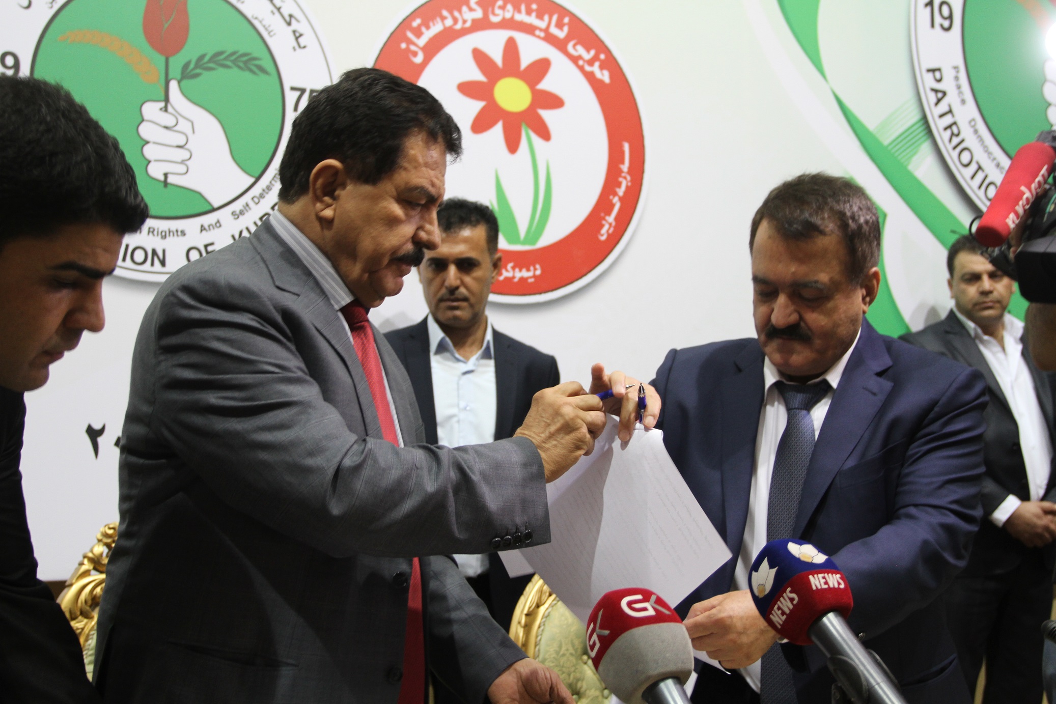 قادر عەزیز لە بەرپرسی راگەیاندنی یەكێتی لابرا