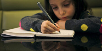 هانـدانی منـداڵان بـۆ نووسیـنی چـیرۆک.. رەزا شـوان