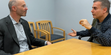 “بەهمەن قوبادی” لە کۆشکی سپی لەگەڵ بەرپرسانی باڵای ئەمەریکا دیداری کرد