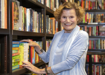 جـودی بلـوم رۆماننووسی مـنداڵان و نەوجەوانـان..