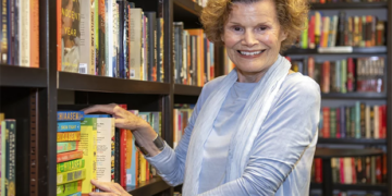 جـودی بلـوم رۆماننووسی مـنداڵان و نەوجەوانـان..