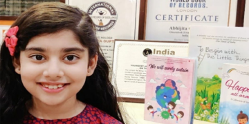 کچۆڵە ئابیجیتا گوپتا بچووکترین نووسەری جیھانە..