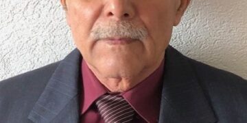 کتێبی (خۆم و ئەستێرەگەشەکان) ئەرشیفێکی گرنگی نووسەر و ھونەرمەندانی کوردستان