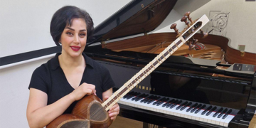 ھونەرمەند پەرەنگ فەرازمەند: لەگەڵ موزیک و گۆرانی گەورە بووم ، موزیک ھەمیشە بەشێک لە ژیانی من بووە