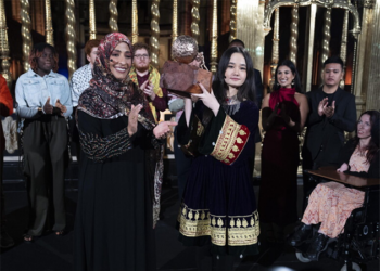 نایلا خەڵاتگری خەڵاتی ئاشتیی نیودەوڵەتی منـداڵان..