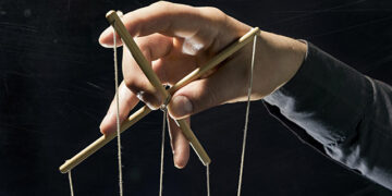  سوکە لەنگەر: مافیای ڕۆشنبیریی