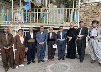 لە بن تنۆکی ڤیانی ماڵۆچکەیەکی درەوشاوەدا