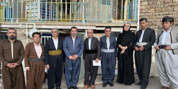 لە بن تنۆکی ڤیانی ماڵۆچکەیەکی درەوشاوەدا