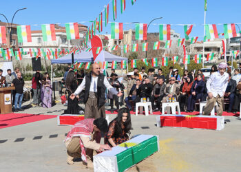 لەپیرمام.. یەکەمین فیستیڤاڵی شانۆی سەرشەقام بەرێوە چوو