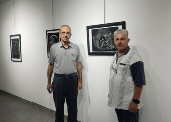 چاو خشاندنێک بە شەشەمین پیشانگای ھونەرمەند ئازاد مەخمووری